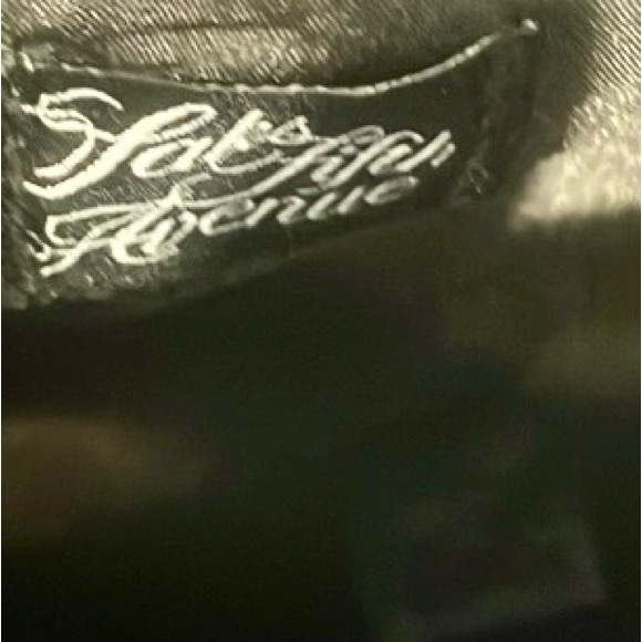 SAKS FIFTH AVENUE ROYALTY ZIP COSMETIC CASE NWT - Picture 6 of 6